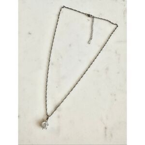 Nordstrom‘s round cut pendant necklace used